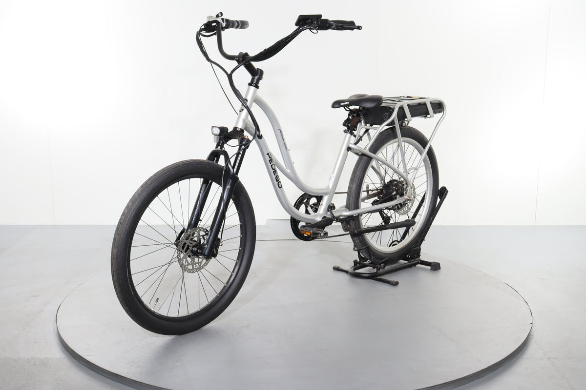 Cruiser Bike White Interceptor Fat Bike Certified Pedego Interceptor
