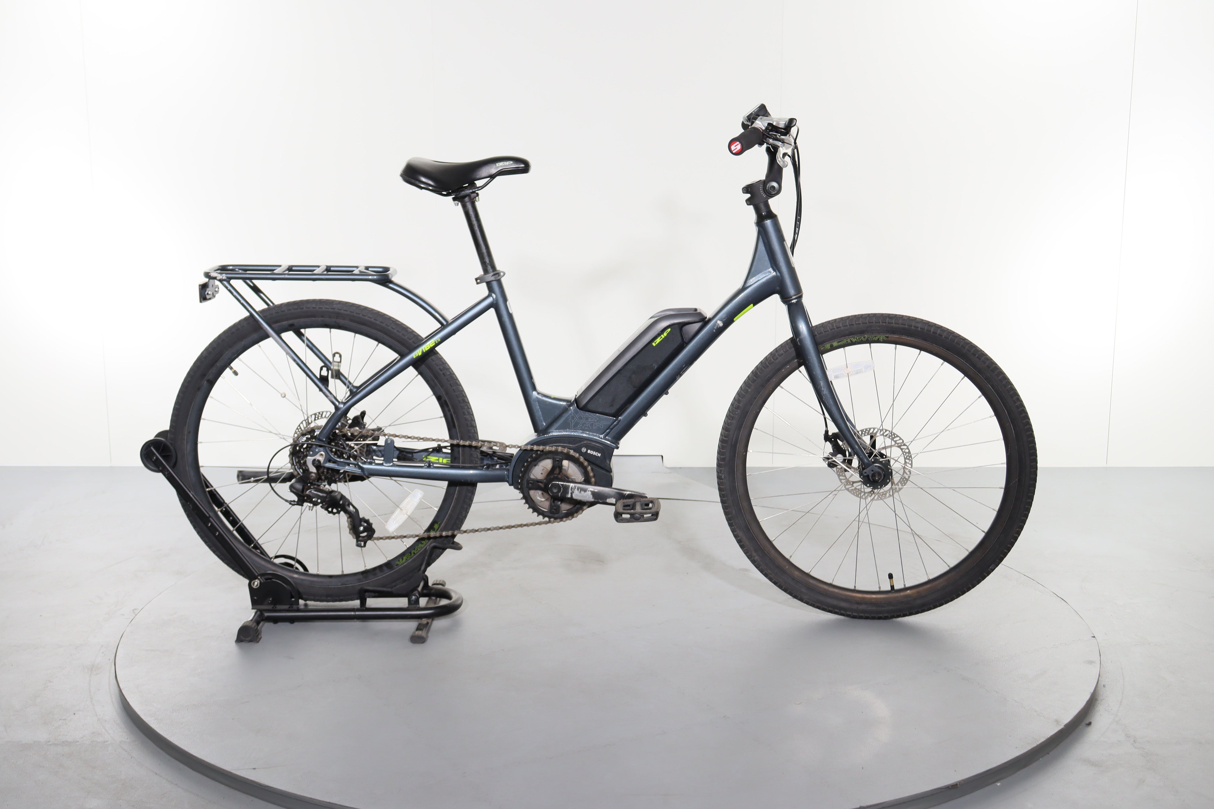 izip electric bicycles E3 Sumo Mobility is a measure of freedom iZIP Trailz Aluminum Electric Bicycle