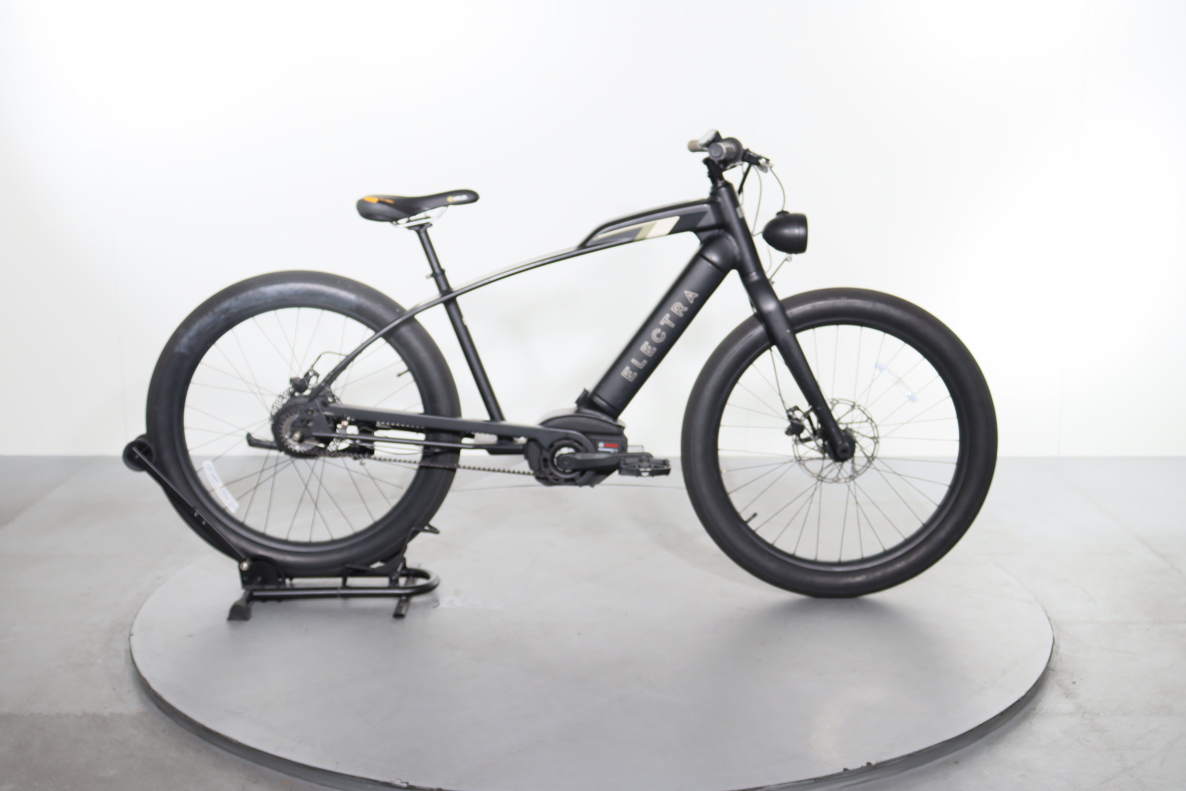 Certified Electra Café Moto Go! e-bike