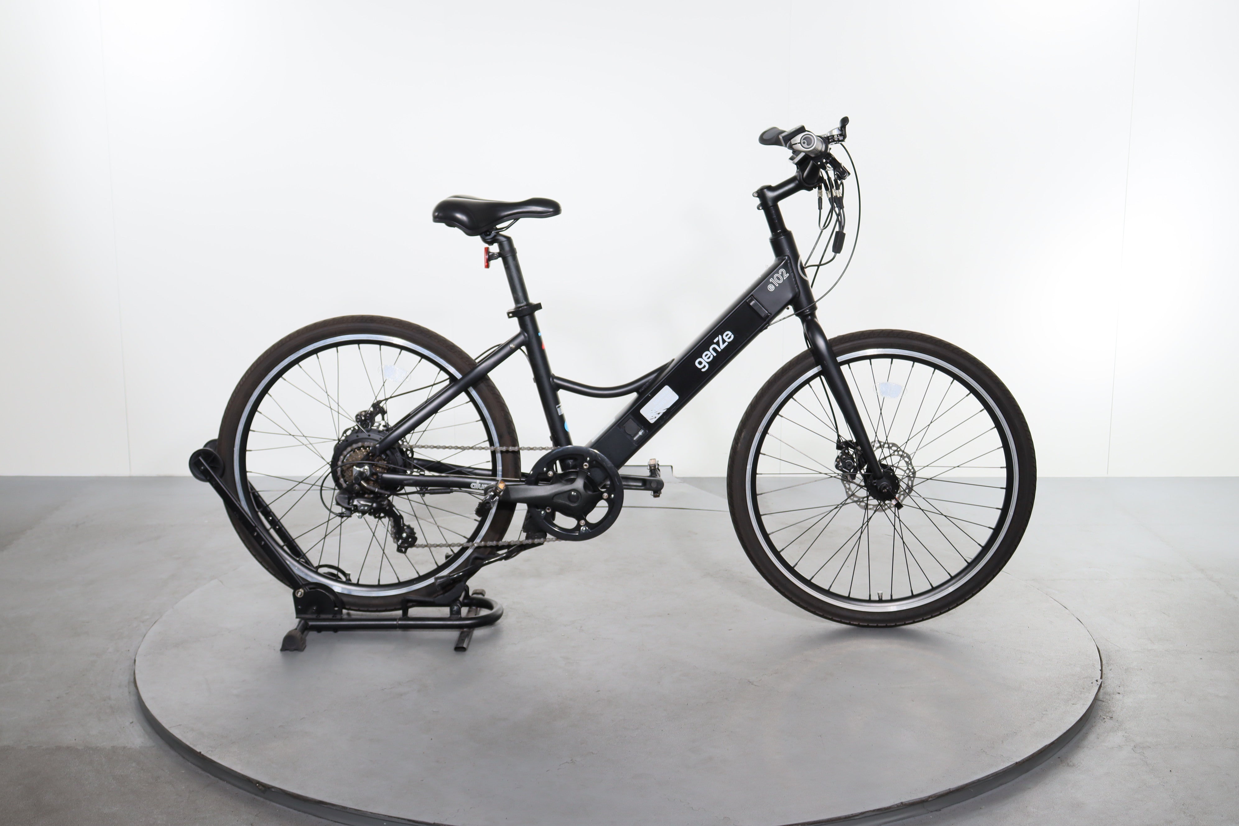 Certified GenZe e102 e-bike | Upway