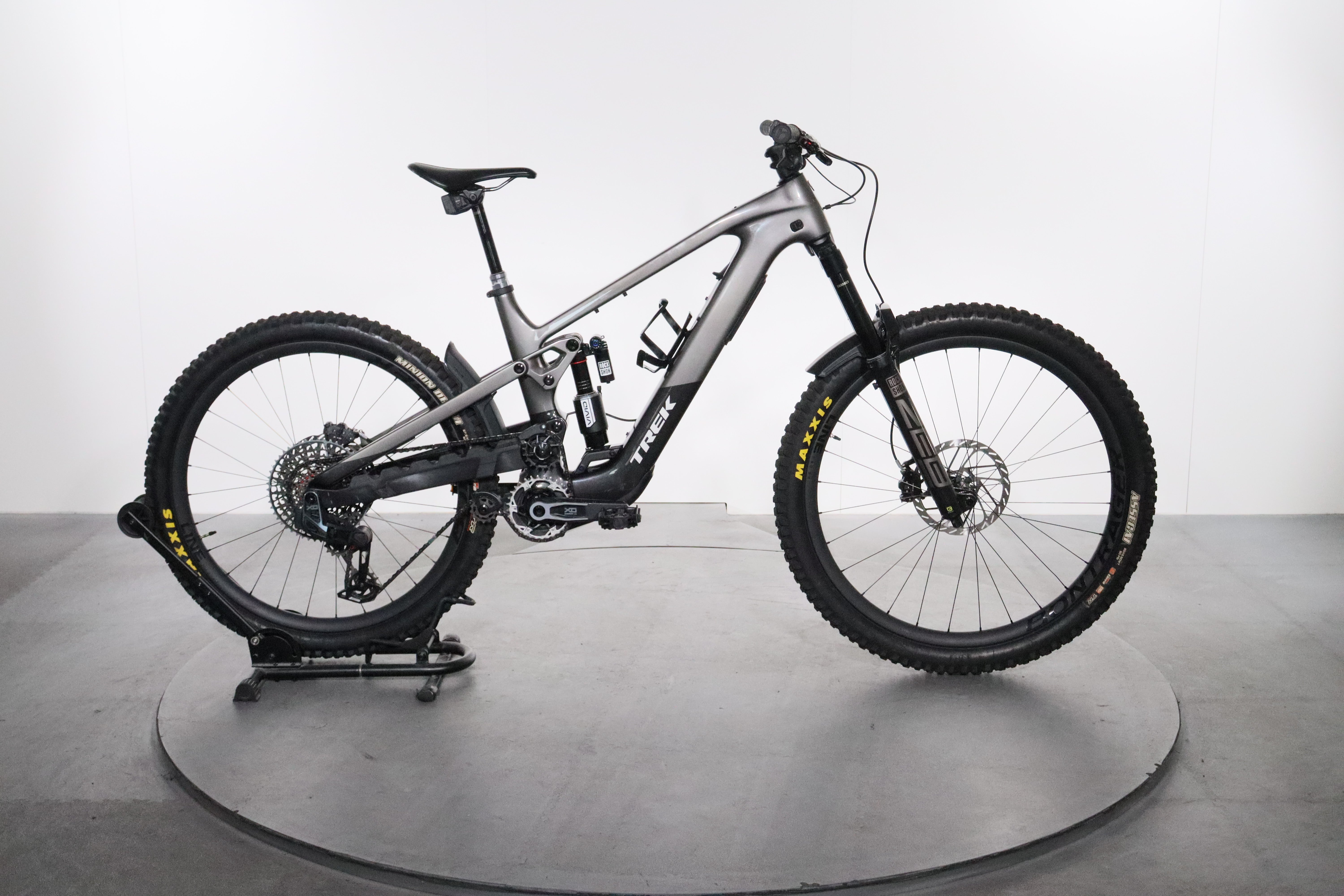 Trek Slash+ 9.9 2025 Electric Mountain Bike - 20mph Max Speed - 360Wh Battery Capacity | L