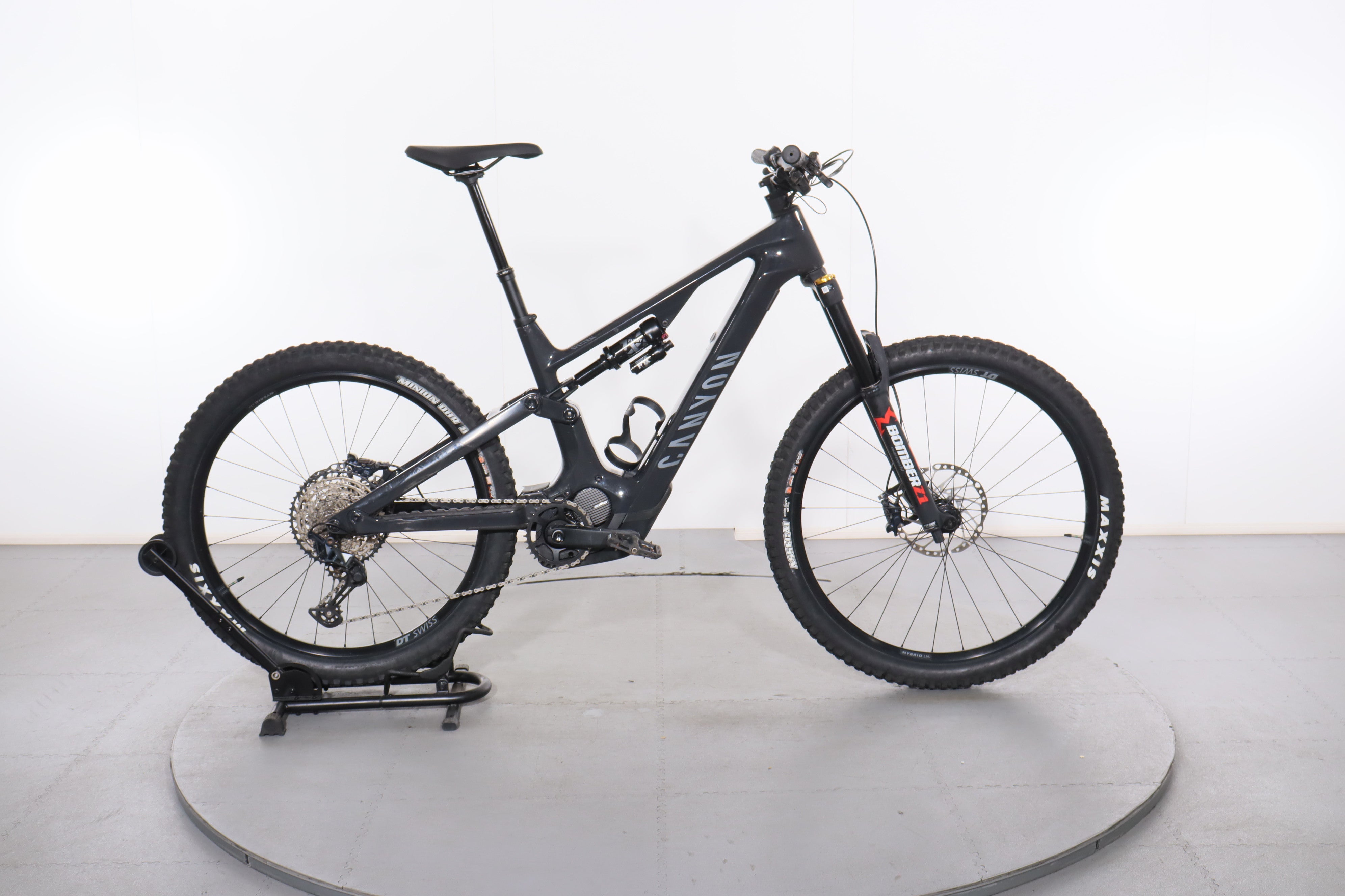 Certified Canyon Spectral:ON CF 9 e-bike | Upway