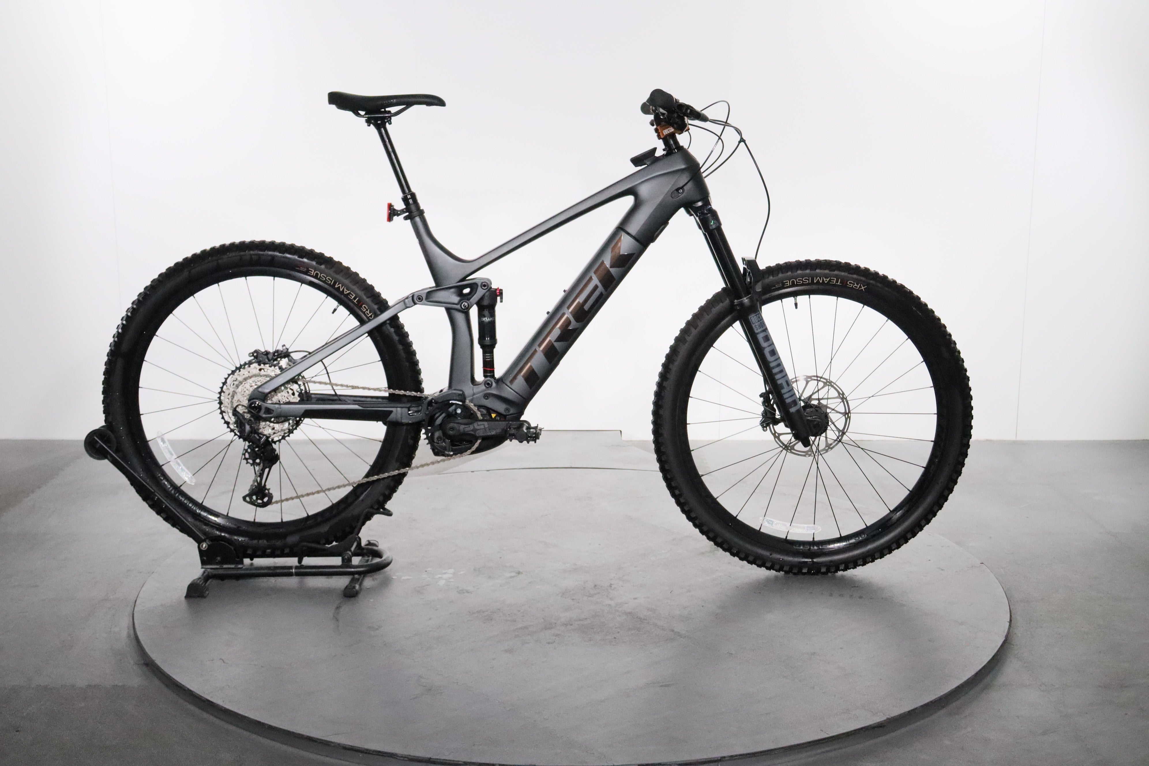 trek e mtb fully 2020 Certified Rail 9.7 Gen 2 e-bike Rahmengröße:54 cm (1.65m - 1.78m) Schreibtisch Organizer – Teakholz silent motor assist 7353200072