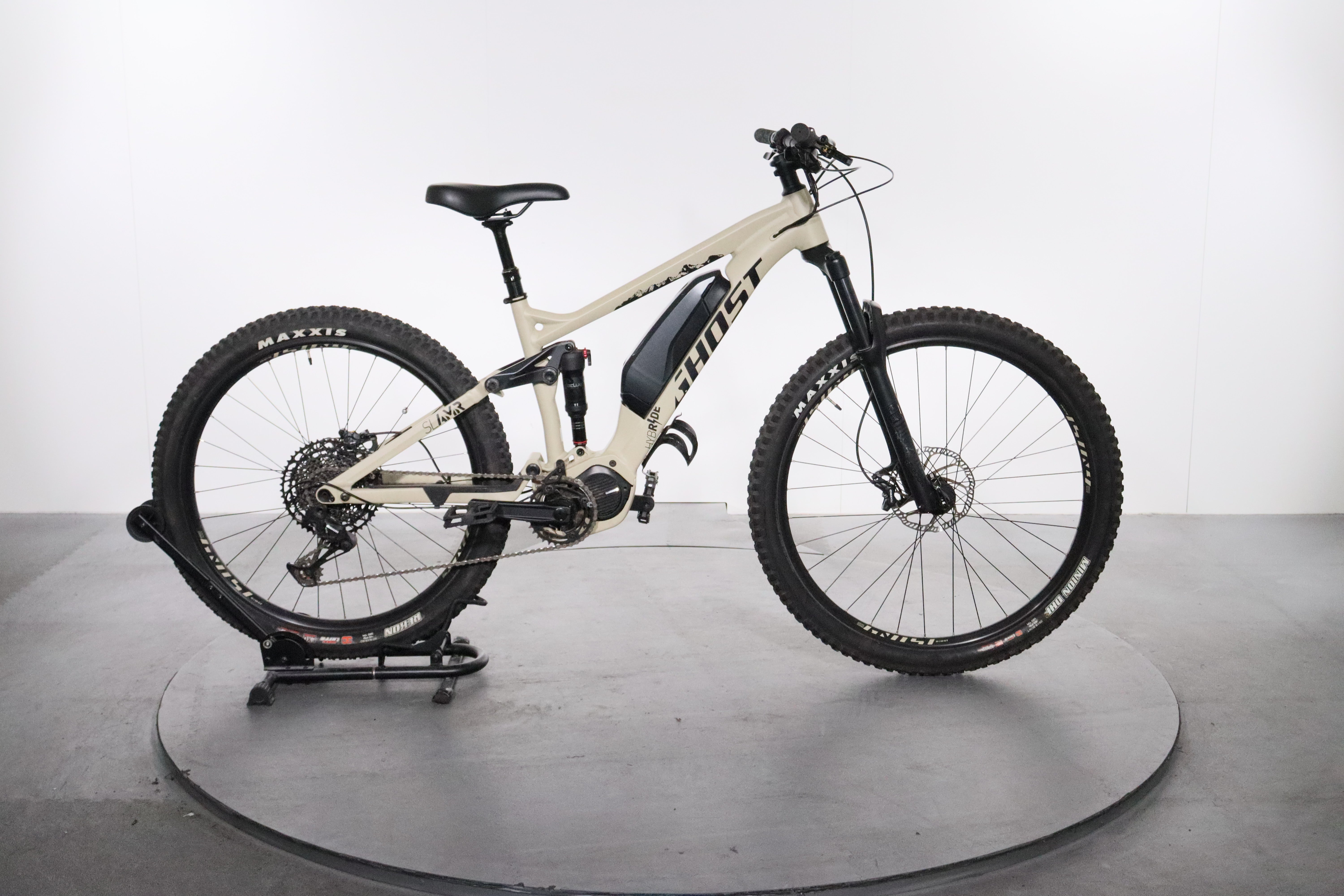 KLASH GHOST #DC.CUSTOM 新品 Certified Ghost Hybride SLAMR S1.9 AL e-bike | Upway