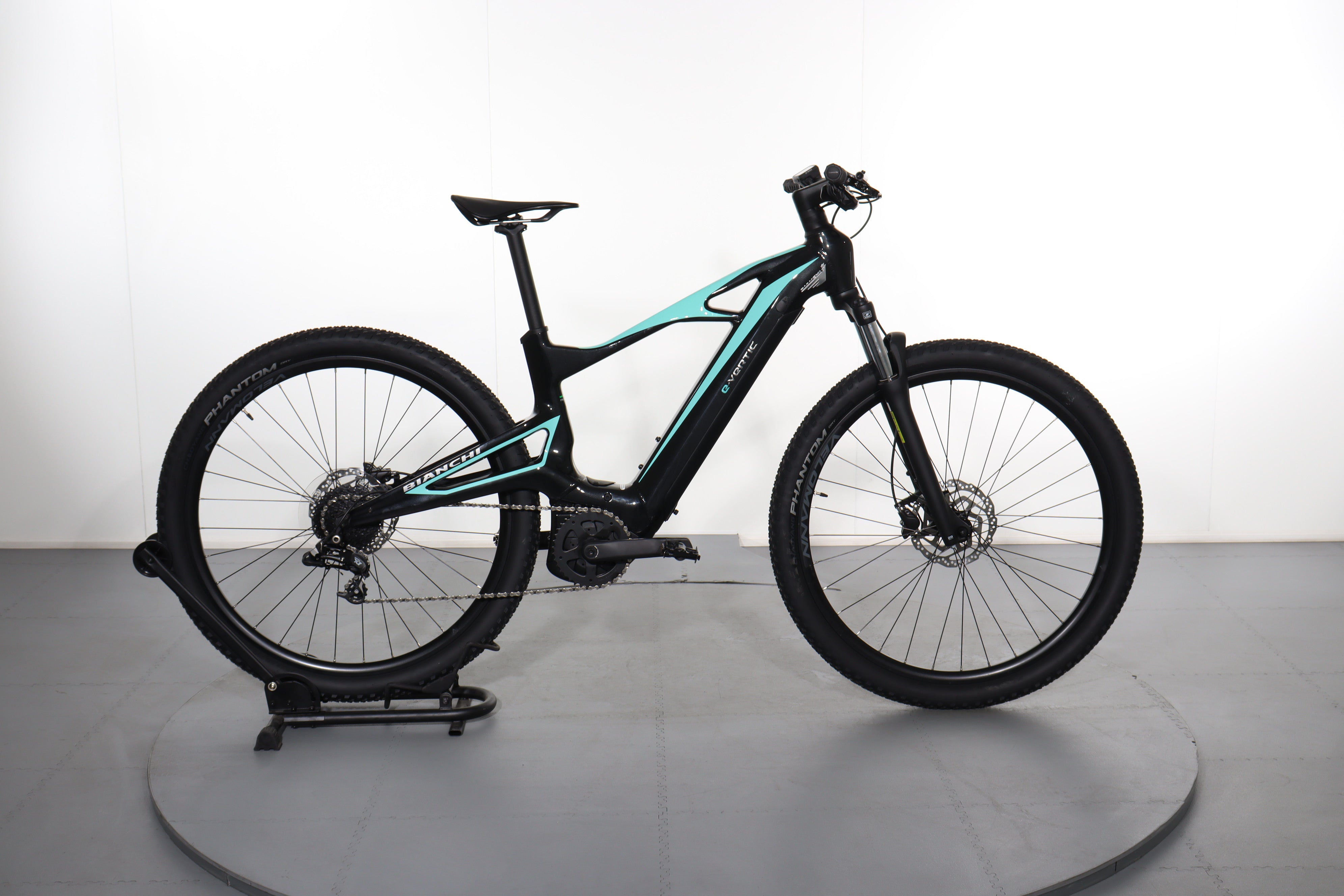 urban e-bike x Bianchi E-Vertic X-Type X7 e-bike refurbished