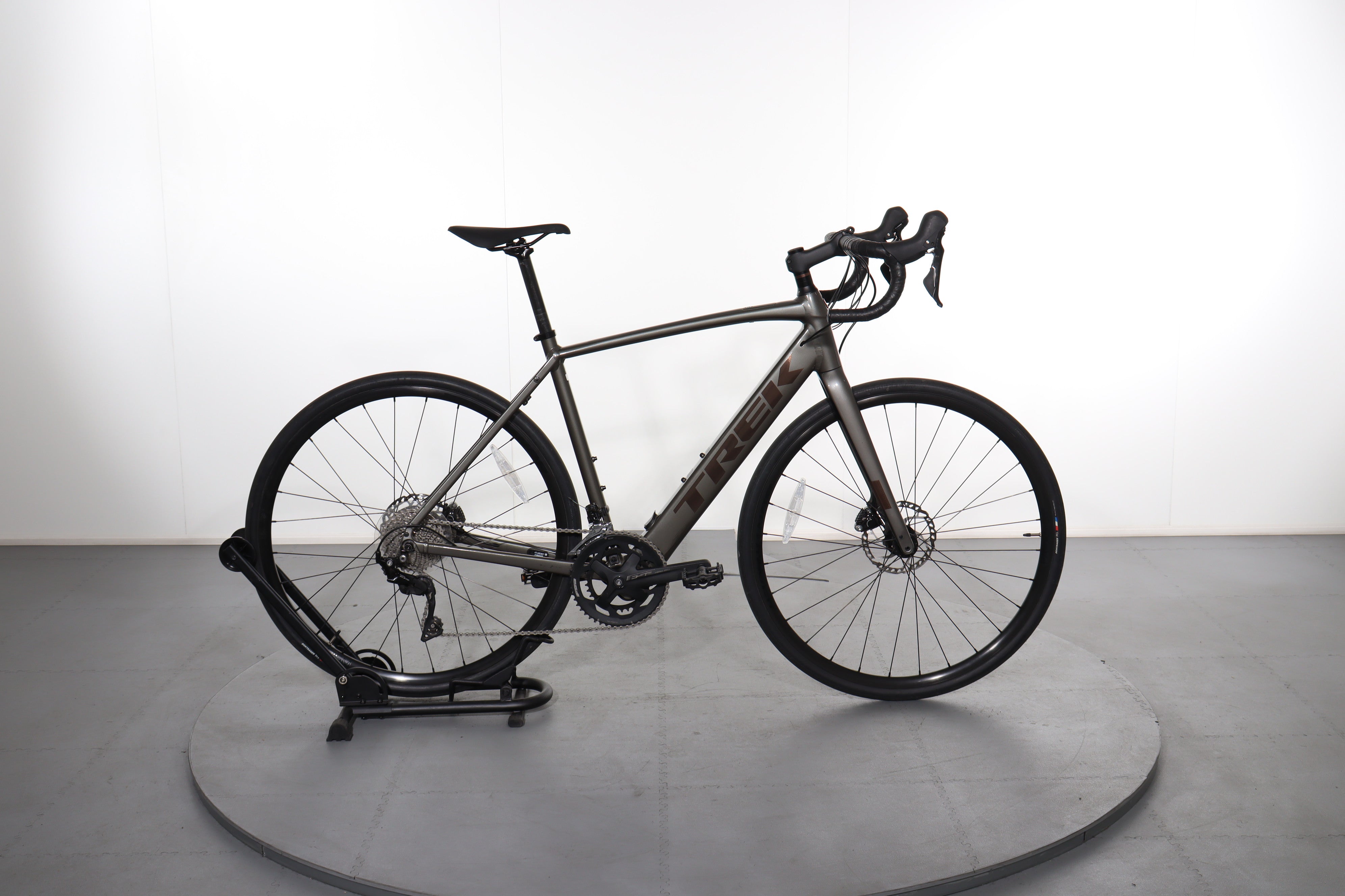 Trek Domane+ AL 5 e-bike refurbished | Upway Trek Domane+ AL 5 e-bike refurbished | Upway