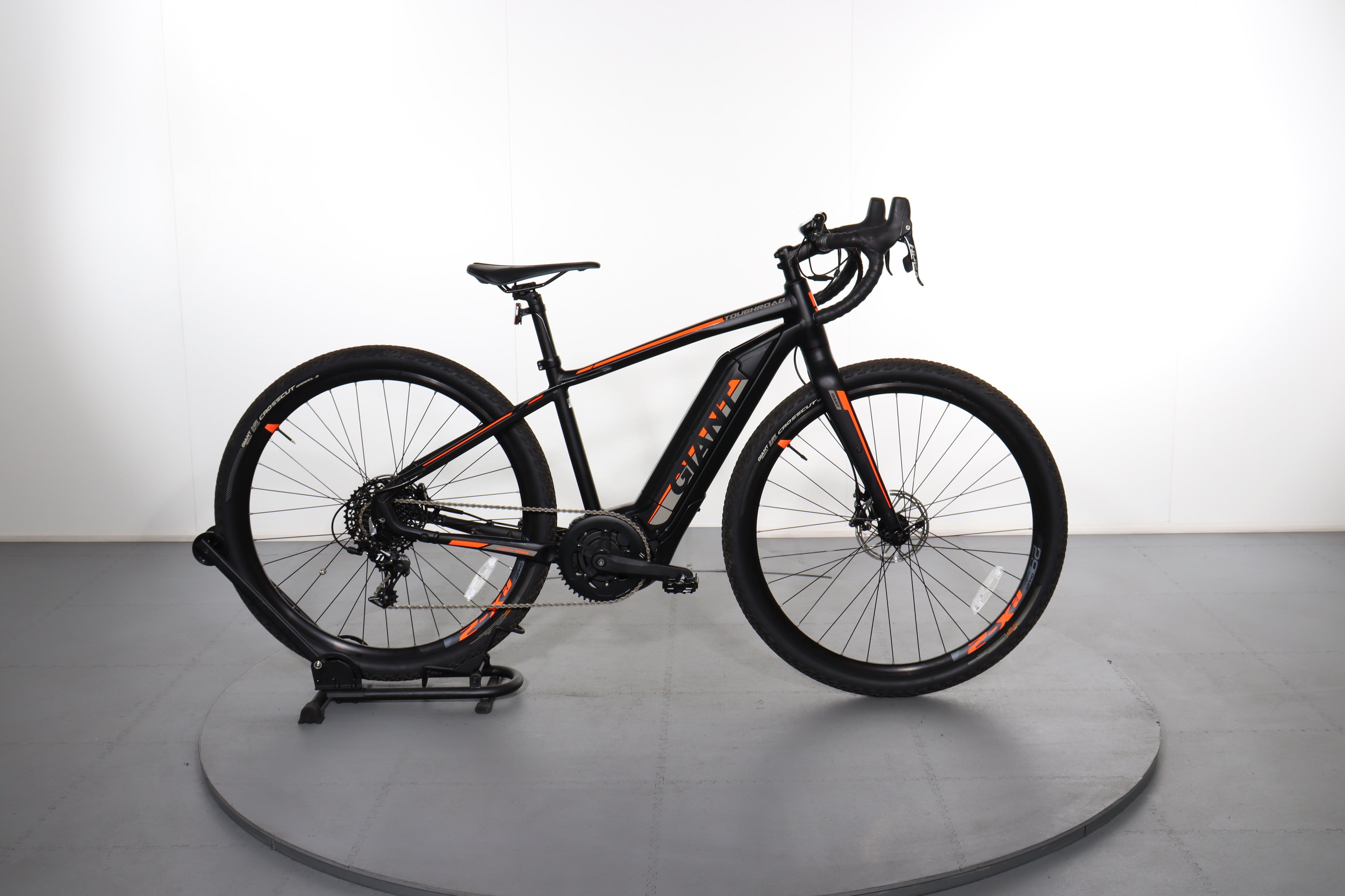 giant gravel e bike 2022 Giant ToughRoad E+ GX