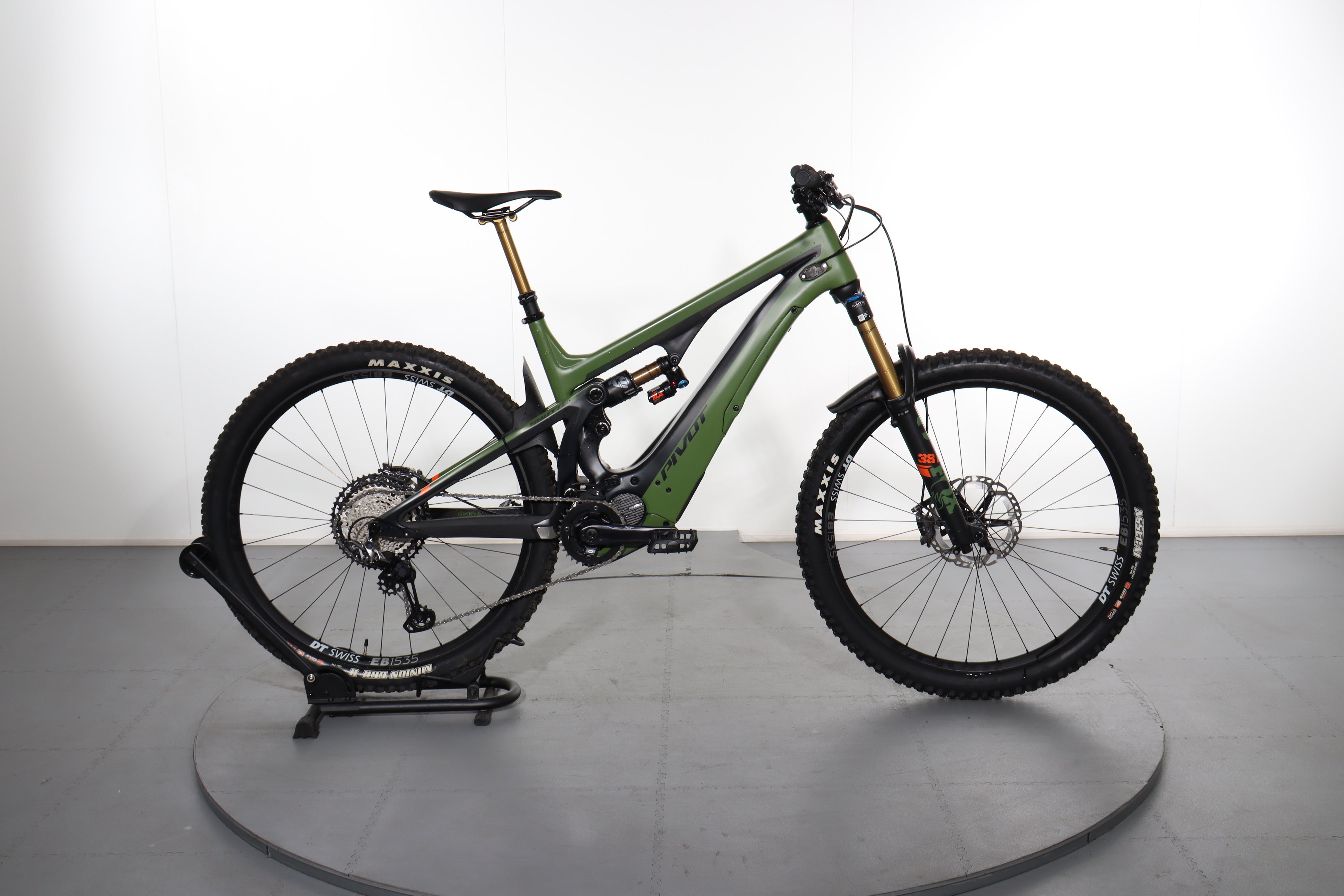 Pivot Shuttle Team XTR e-bike refurbished Upway