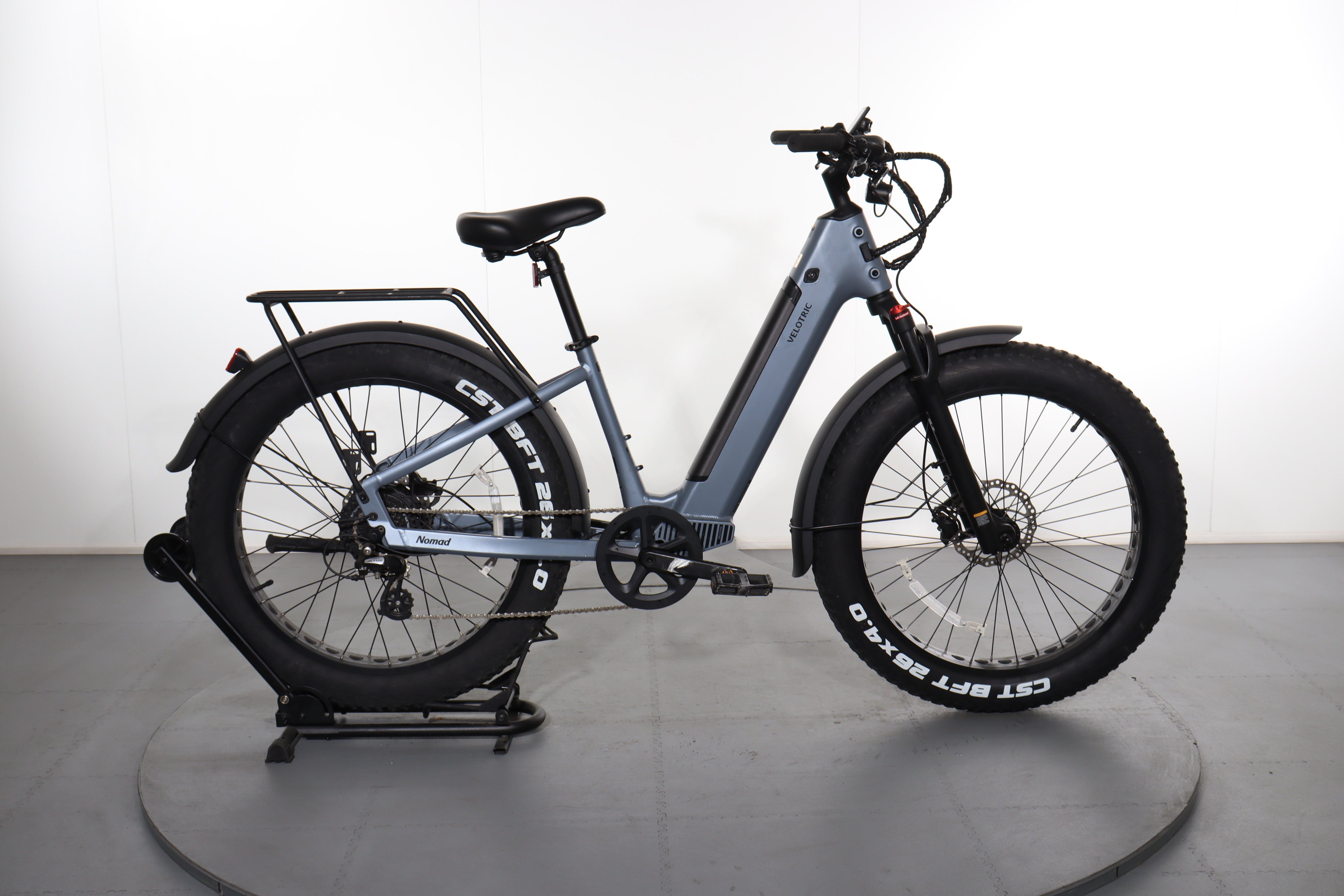 Nomad Véloビブタイツ L ネイビー Nomad Véloビブタイツ L ネイビー ネイビーのビブショーツが