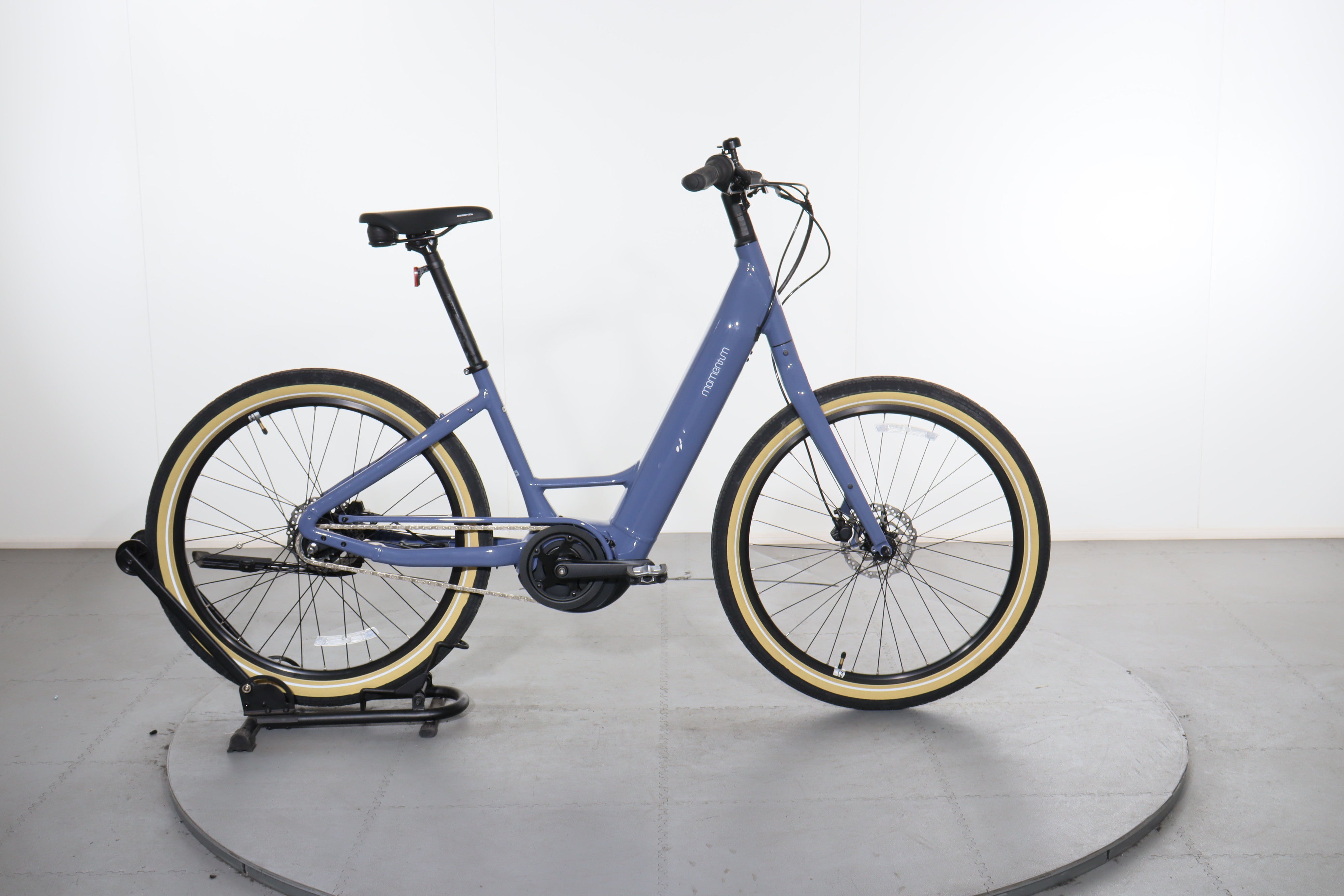 Certified Momentum Vida E+ e-bike
