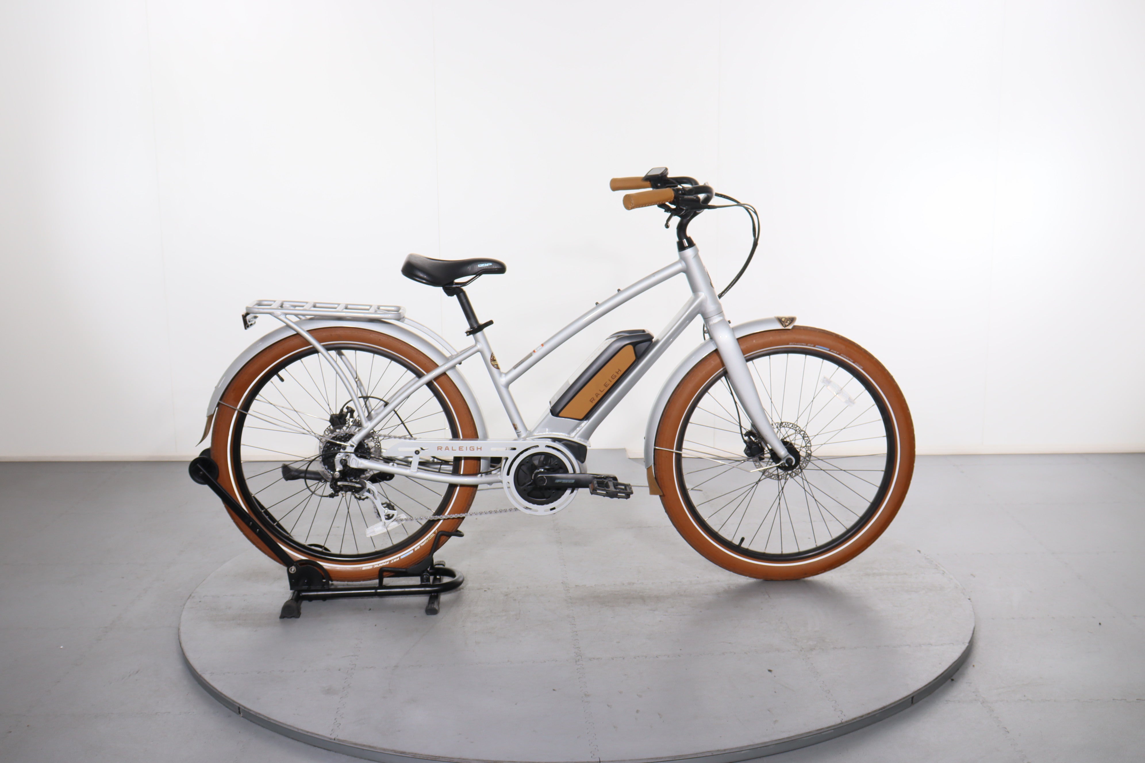 RALEIGH / ラレー Certified Raleigh Retroglide Royale 2.0 iE e-bike | Upway