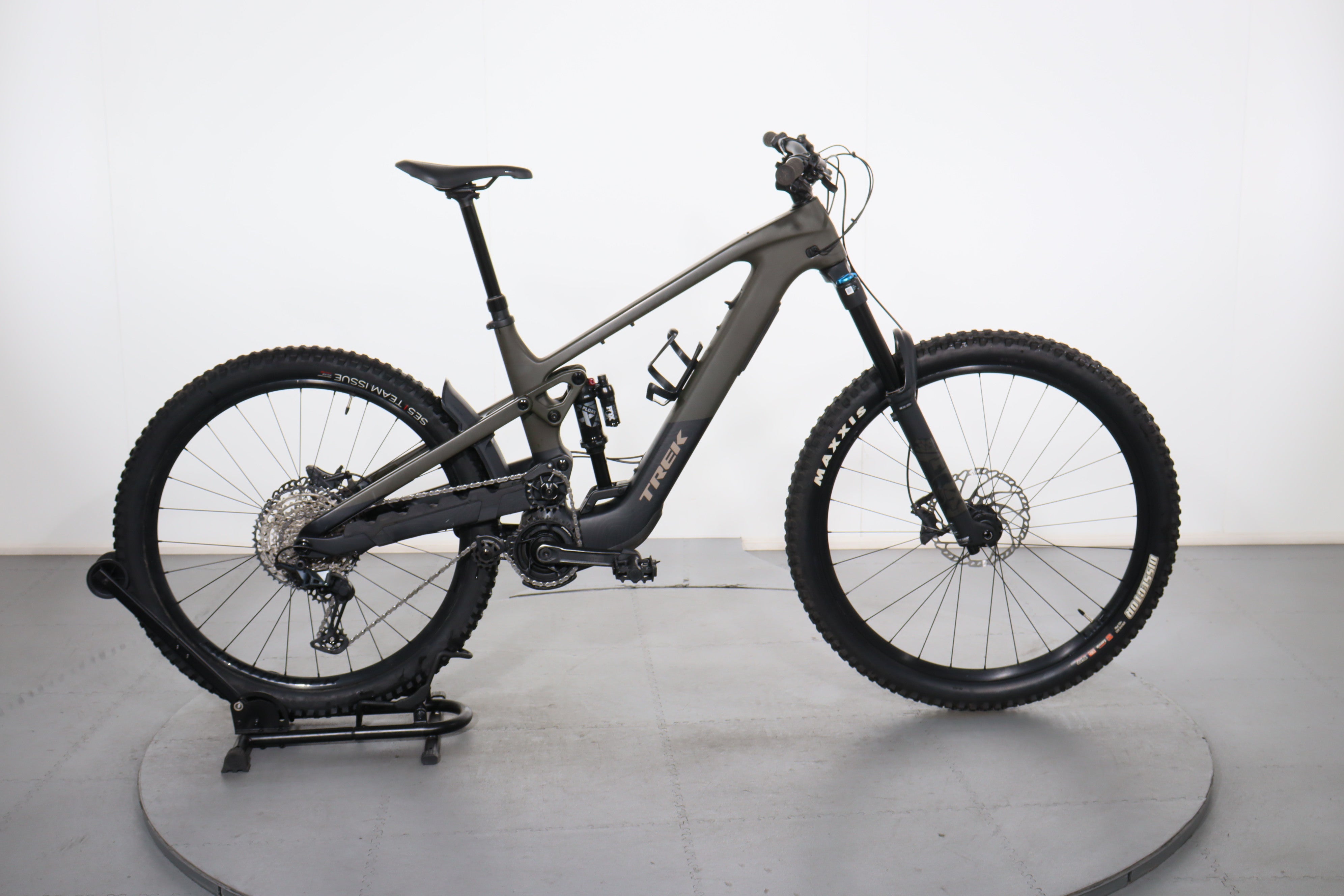 Certified Trek Slash+ 9.7 e-bike | Upway