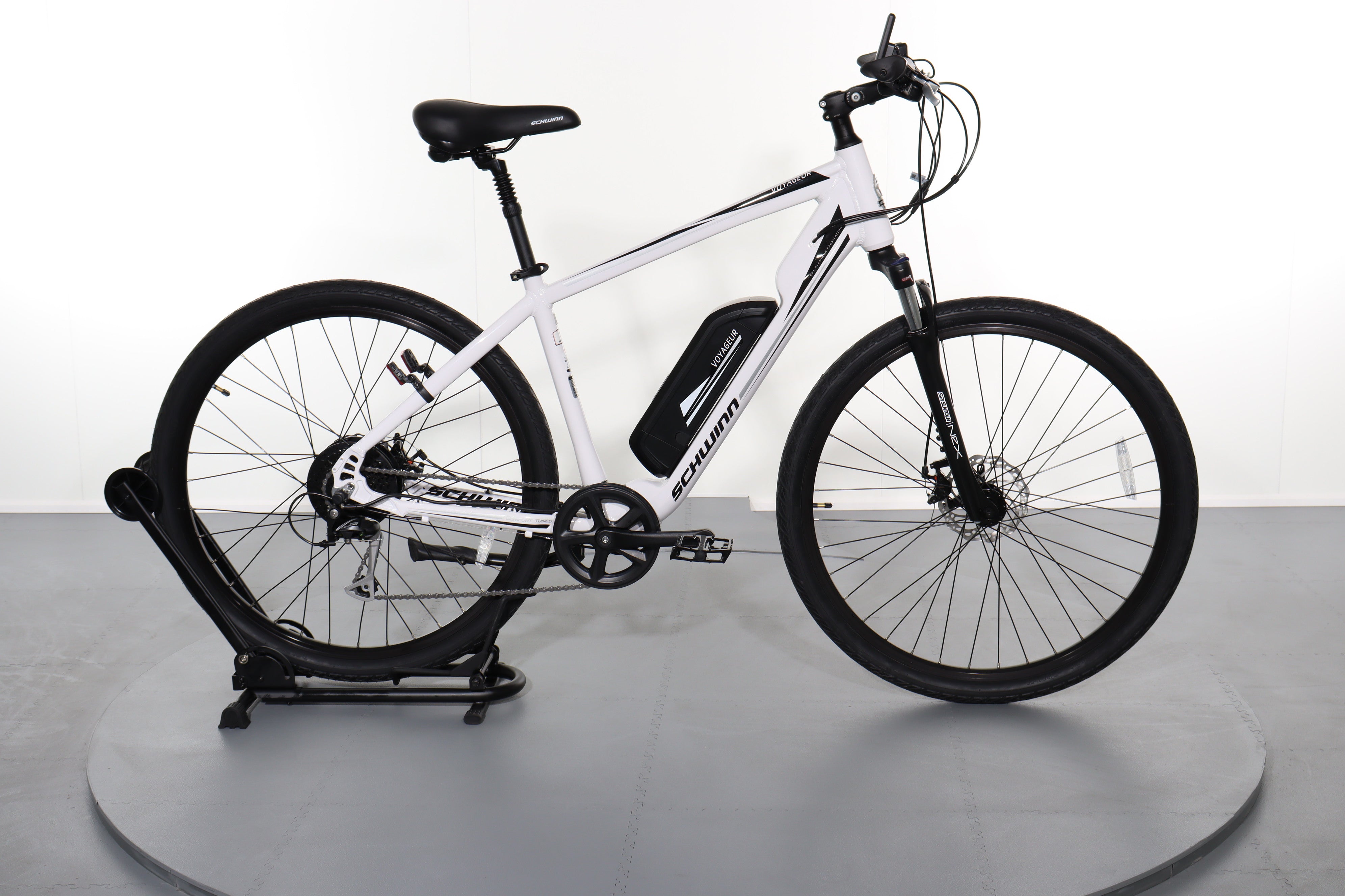 Schwinn voyageur 2024 electric bike