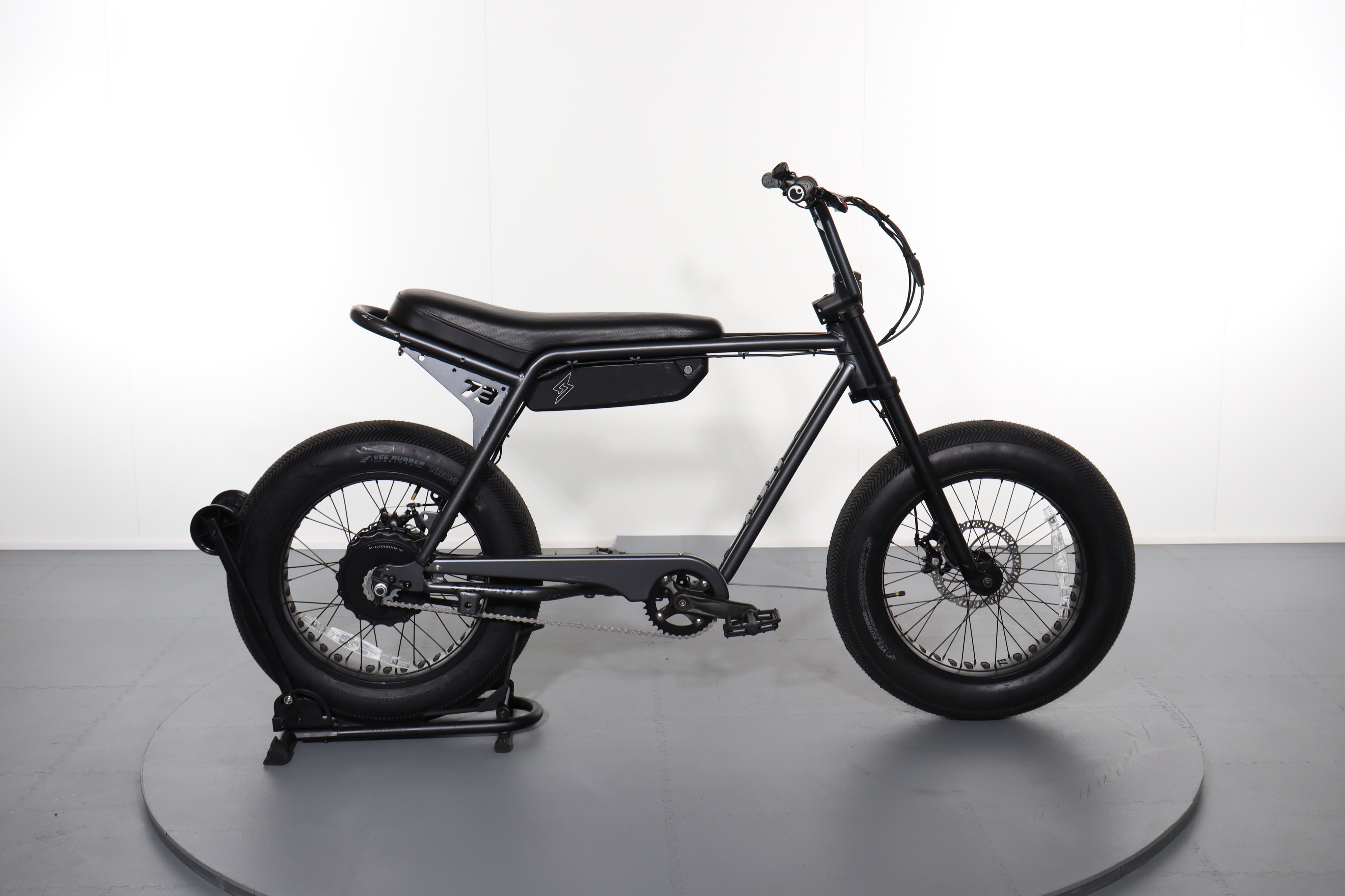 誠実 ZX Super73 e-bike Upway | refurbished 絵画