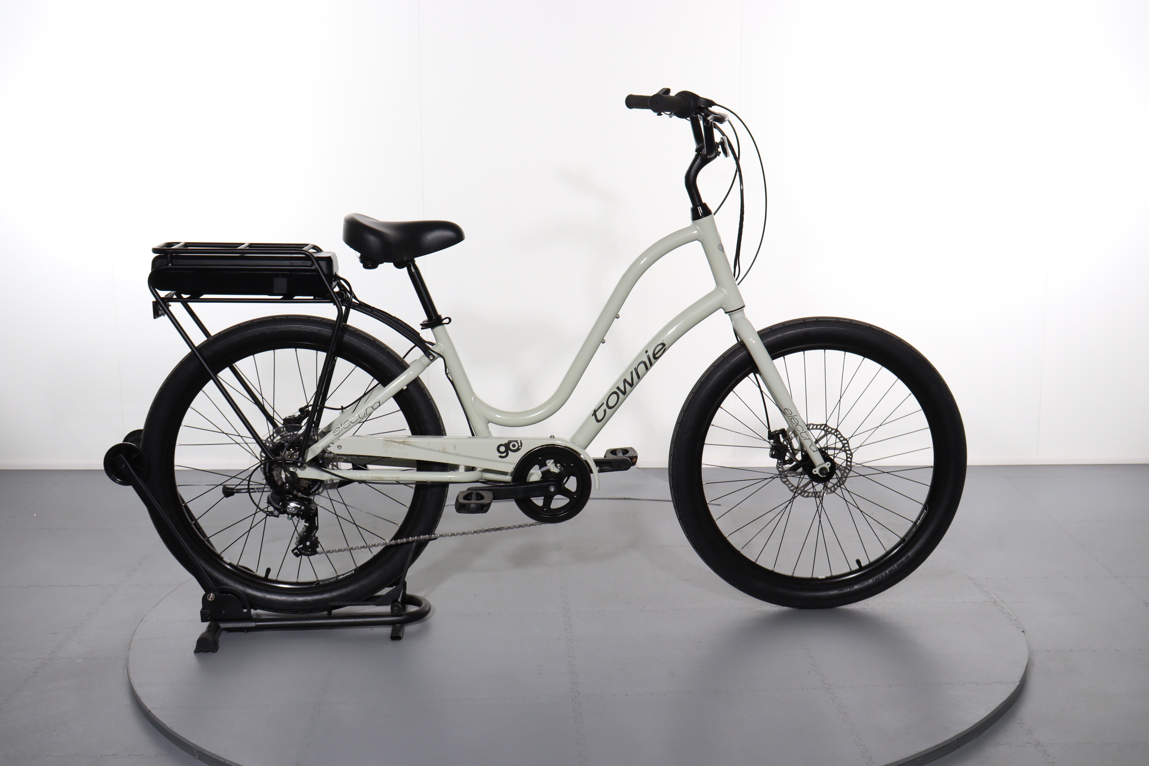 Go 7d Electra Townie Review Electra Loft Go! Review: Comfy Ebike