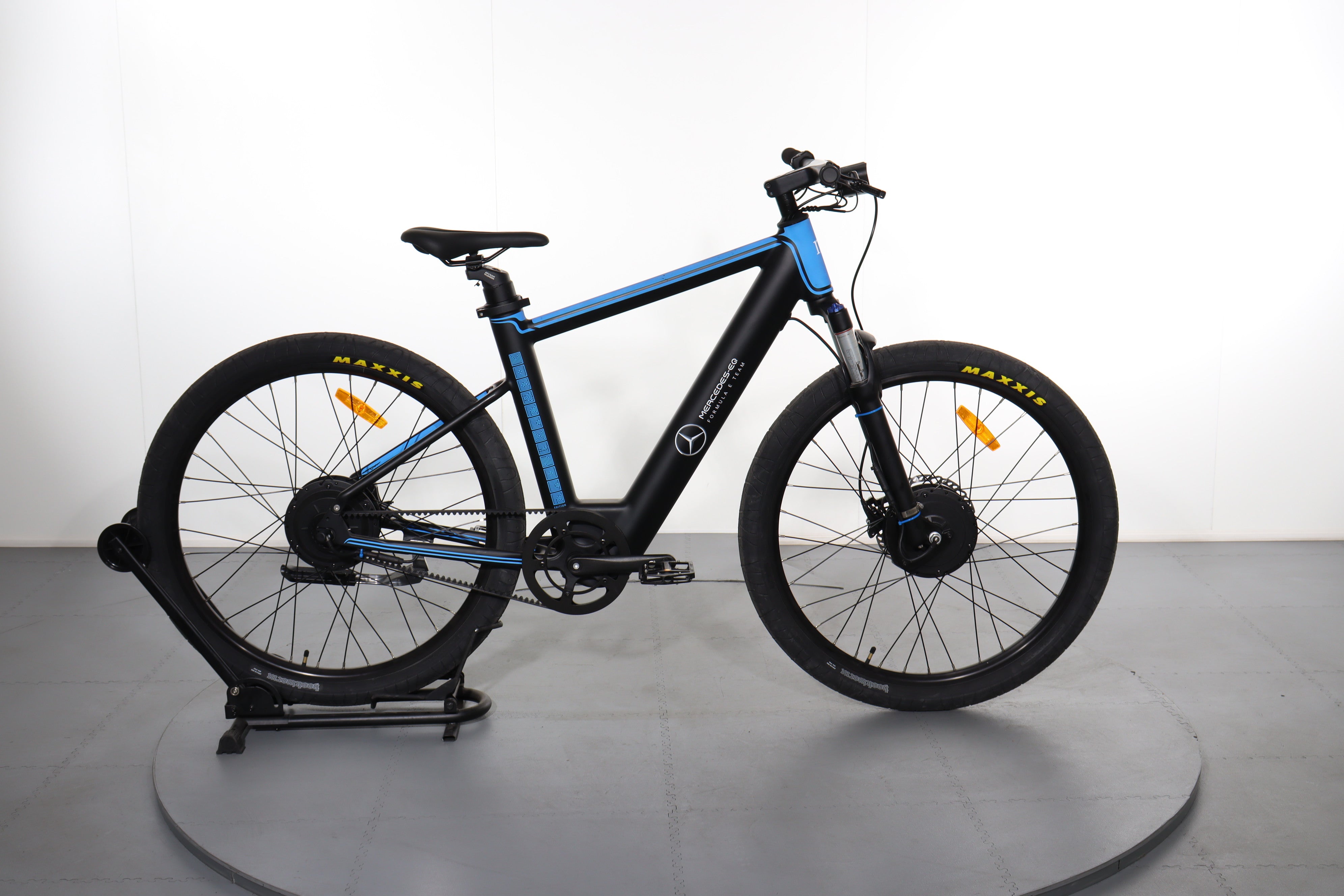 mercedes elektrofahrrad Mercedes EQ Formula E Team Dual Motor e-bike refurbished