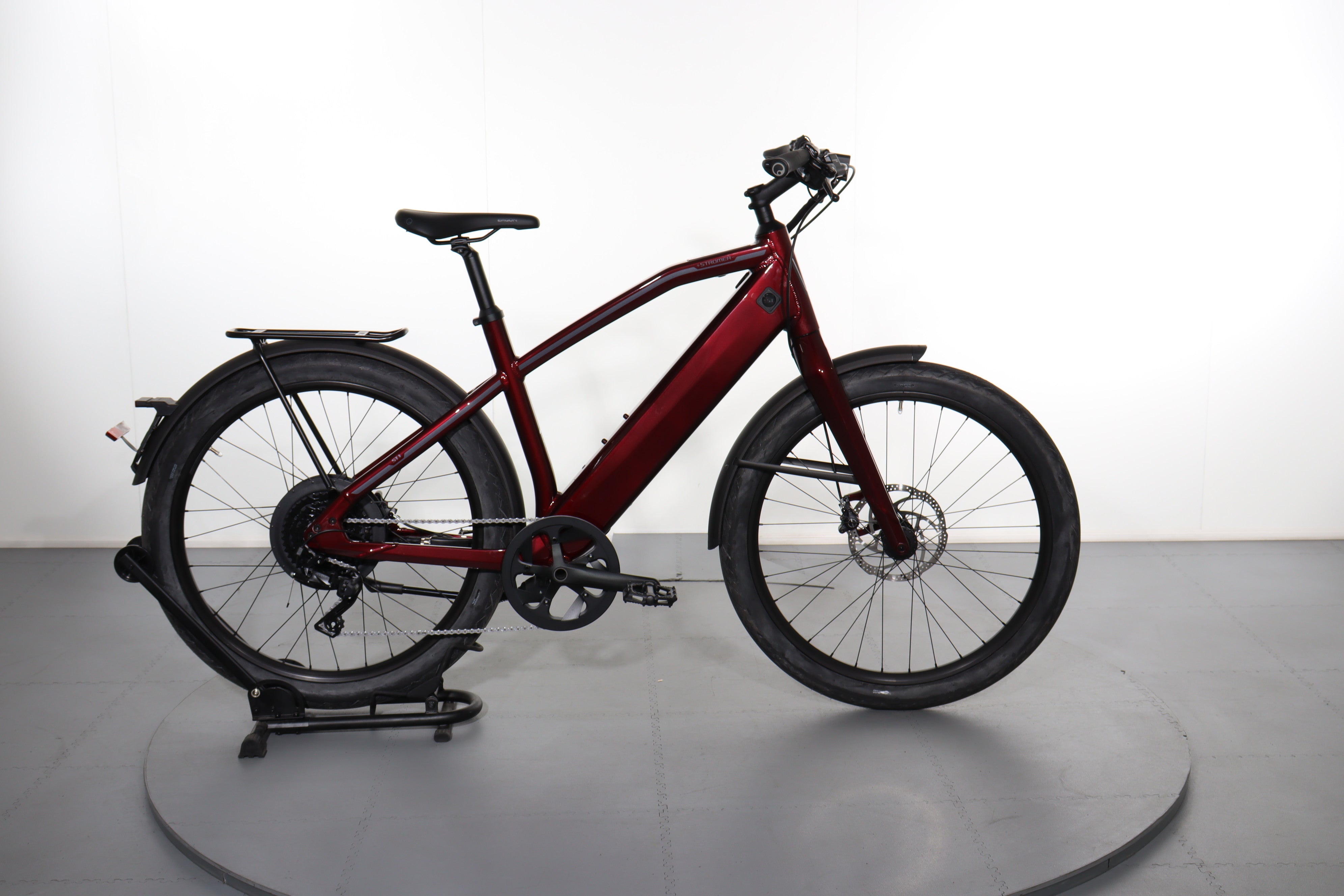 stromer st1 platinum electric bicycle the finely tuned electric assistance propels you forward with remarkable grace and precision 2017 Stromer ST1 Platinum Electric