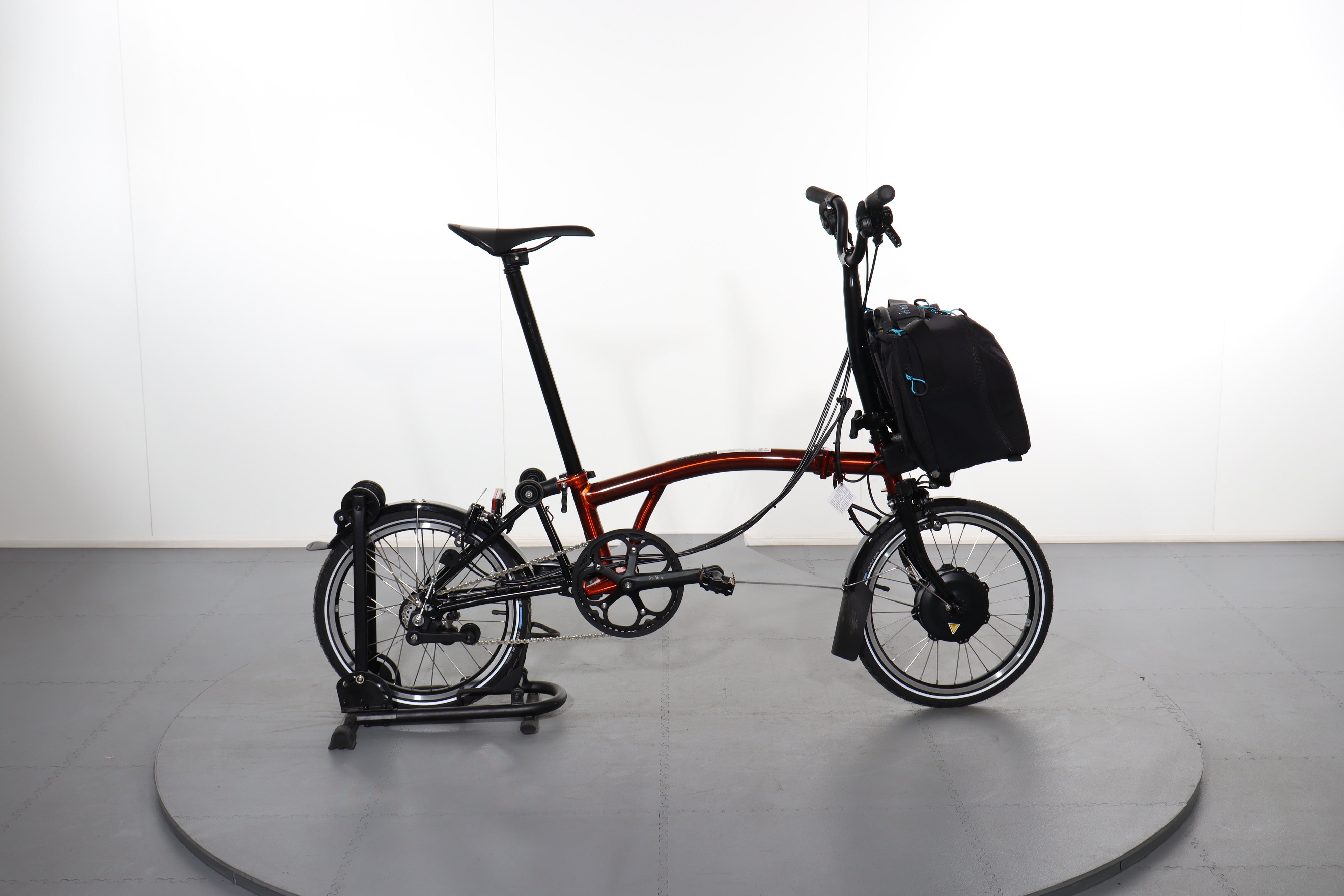 Brompton C Line Electric 6 Speed - Mid + Extended Seatpost e-bike